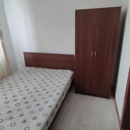 Хостел На Барахолки Алматы Экстерьер фото